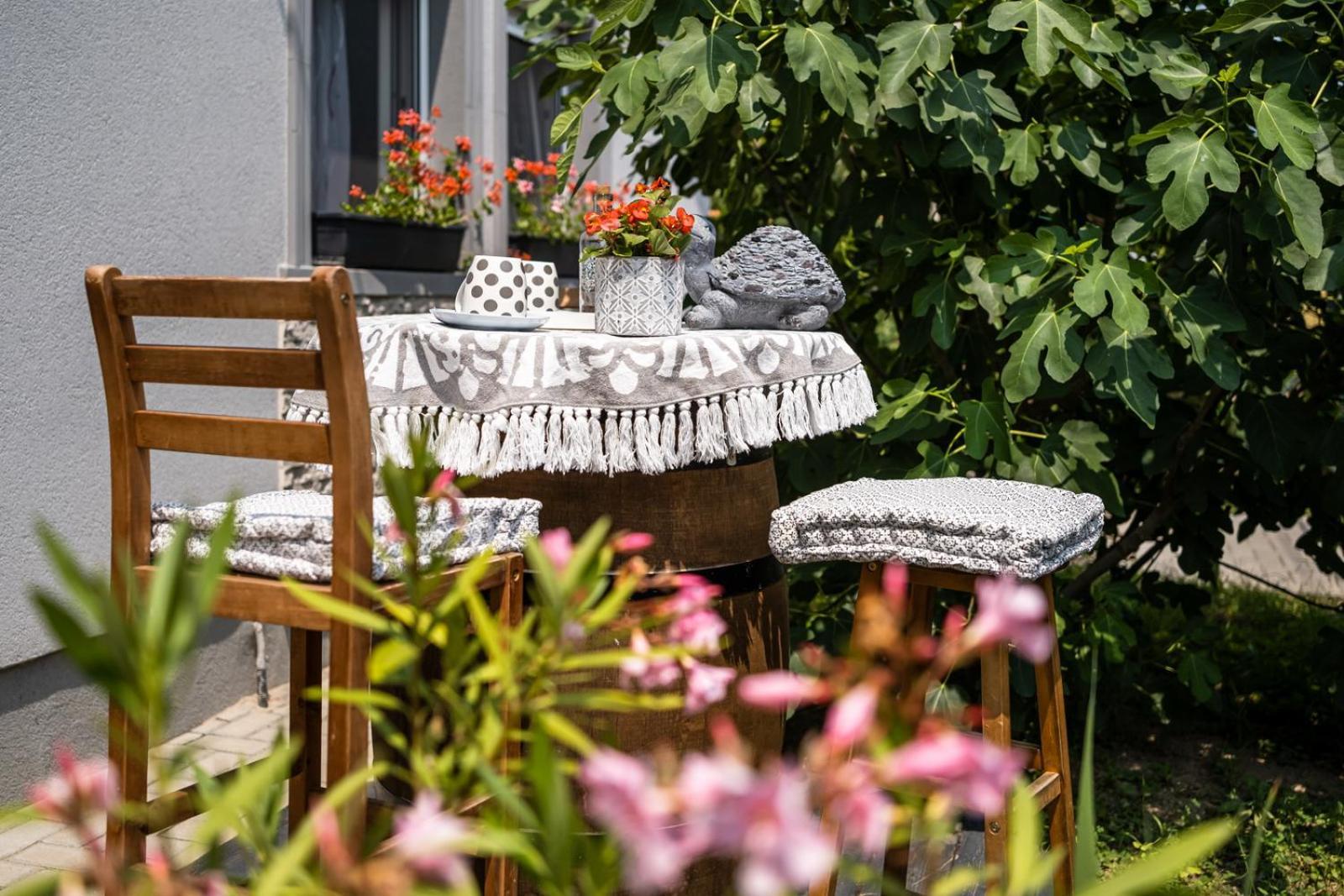 Szuerke Vendeghaz Balatonkenesen Apartment Екстериор снимка