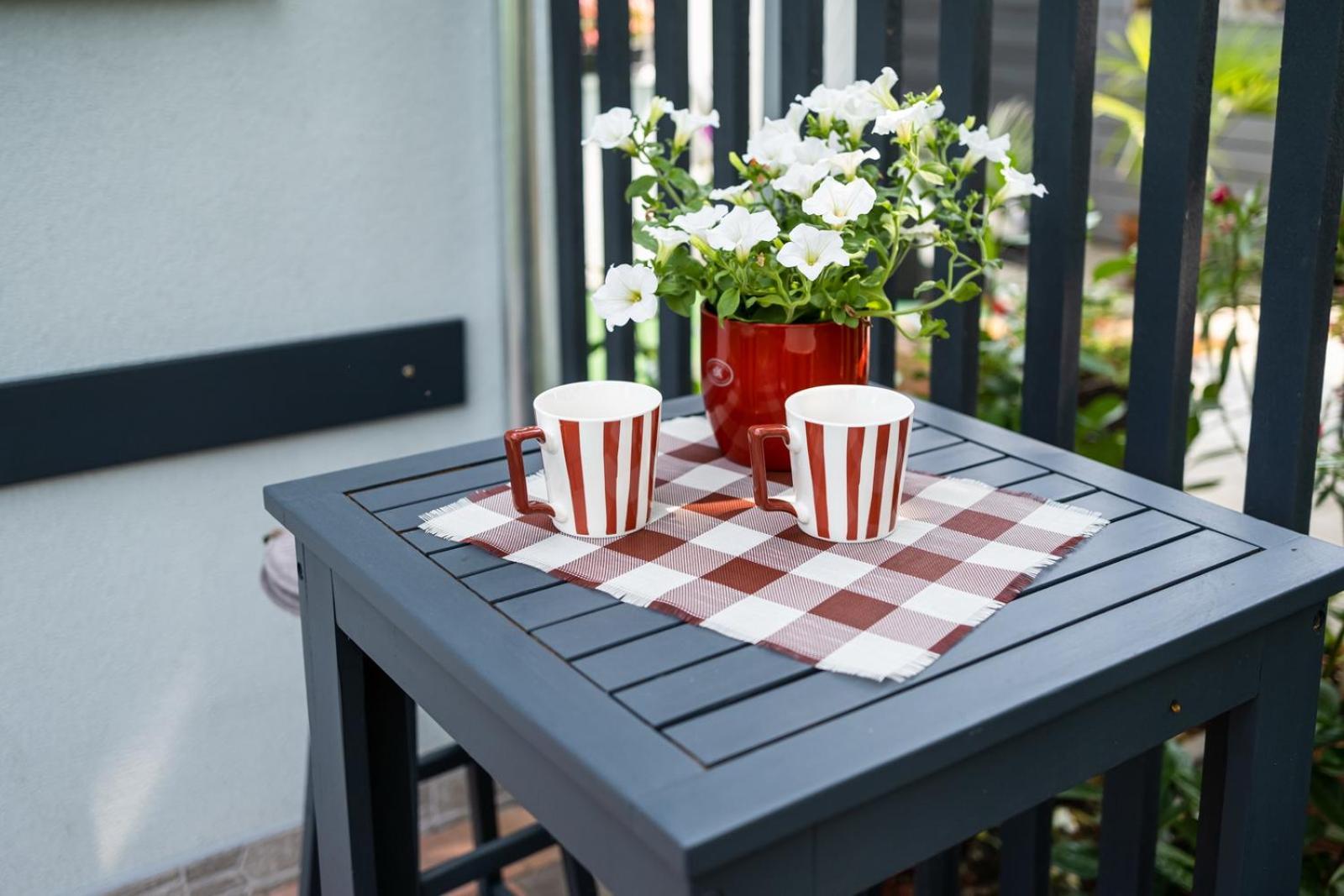 Szuerke Vendeghaz Balatonkenesen Apartment Екстериор снимка