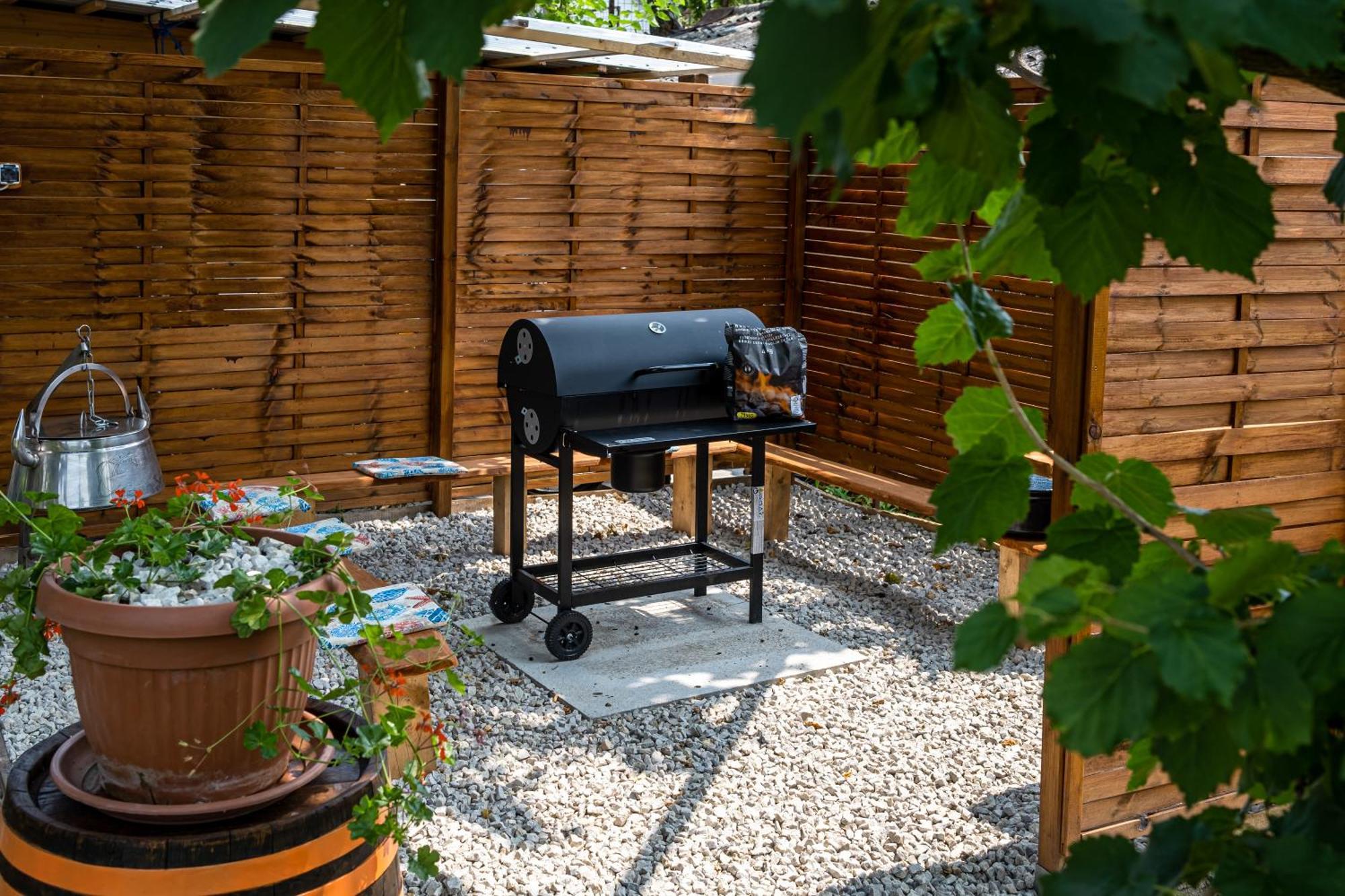 Szuerke Vendeghaz Balatonkenesen Apartment Екстериор снимка