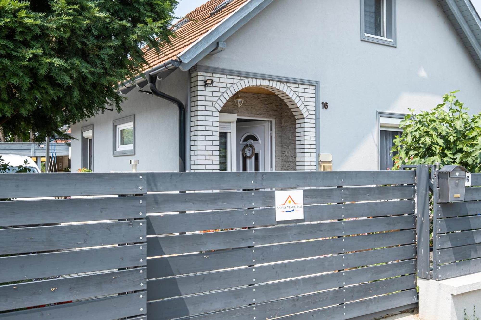 Szuerke Vendeghaz Balatonkenesen Apartment Екстериор снимка